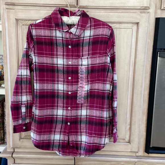 GAP Tops - GAP boyfriend flannel shirt sz S plaid fuchsia black NWT